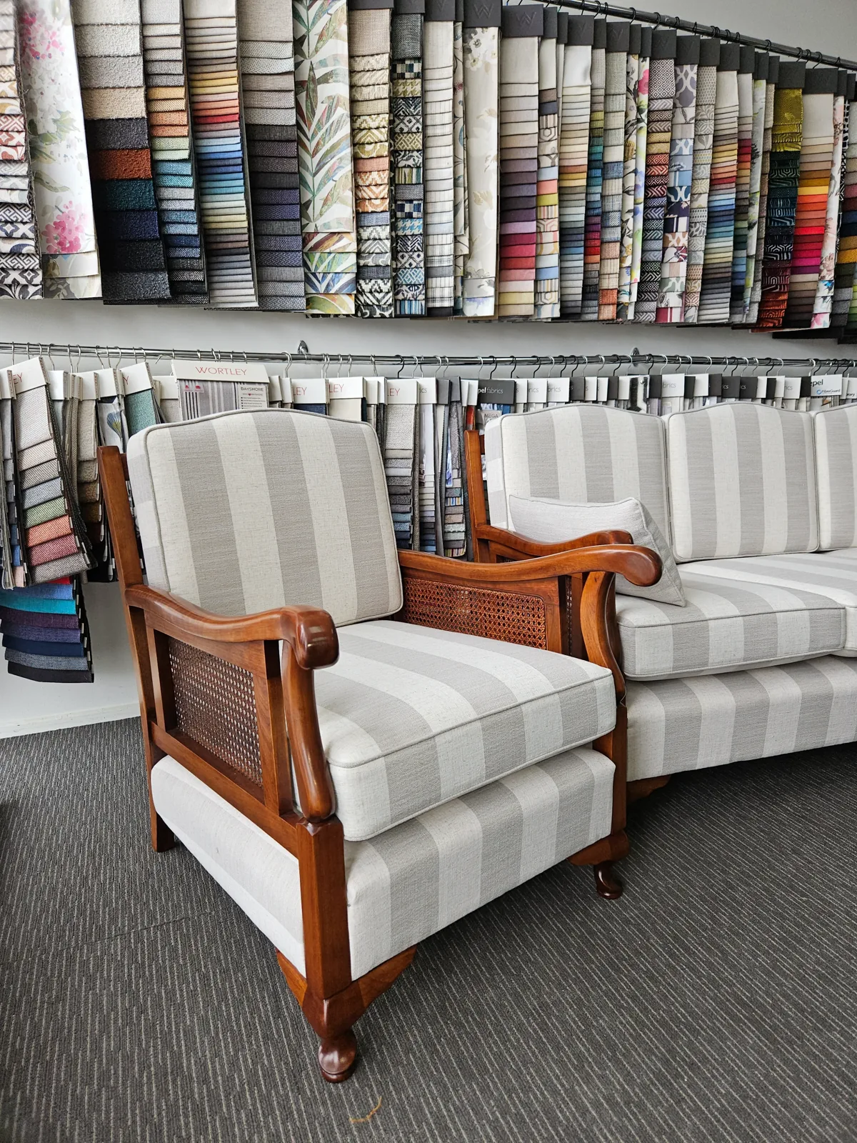 Armchairs & Lounge Suites